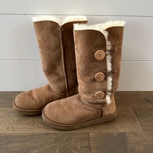 UGG Bailey Button Tall Chestnut Boots Size 9